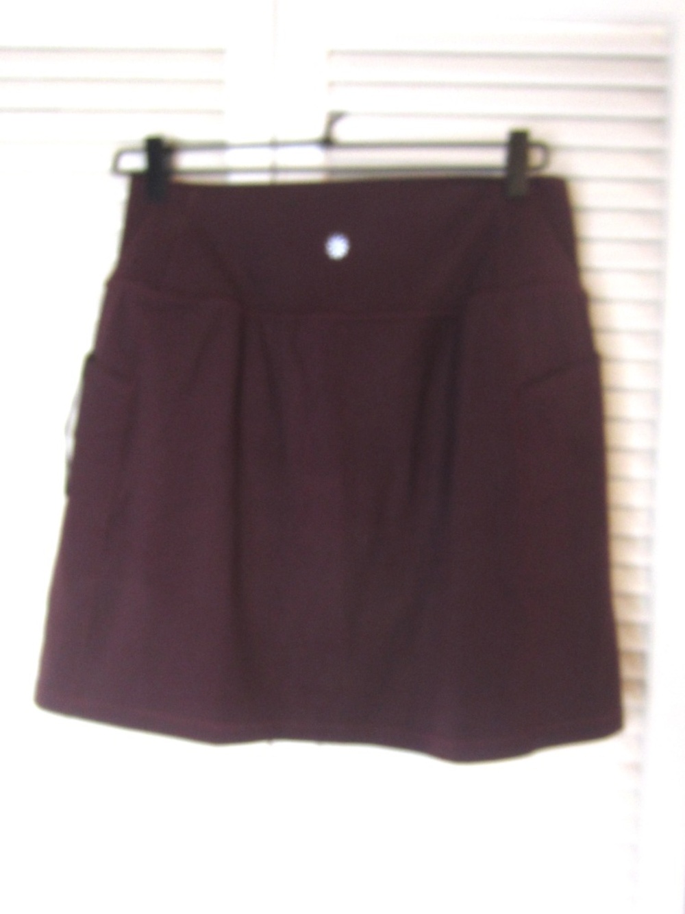 NWT Athleta Salutation Stash 16.5“ Skort in spiced cabernet - Size large - Picture 6 of 9
